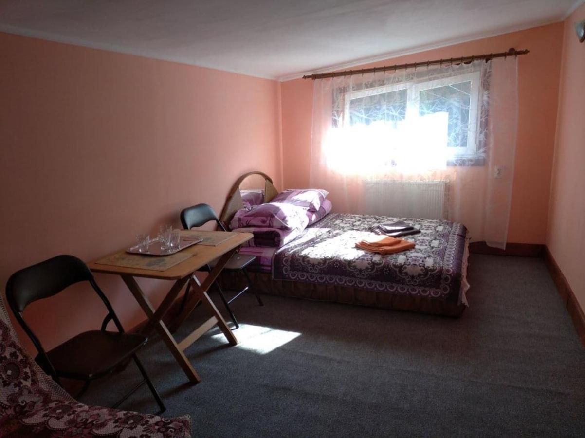 Cheres Hotel Yablunytsya Luaran gambar